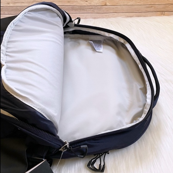 The North Face Router 40 Liter Backpack - Picture 7 of 9